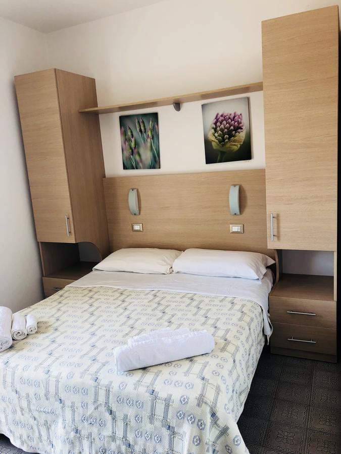 Hotel Alexander San Mauro Mare Exteriör bild