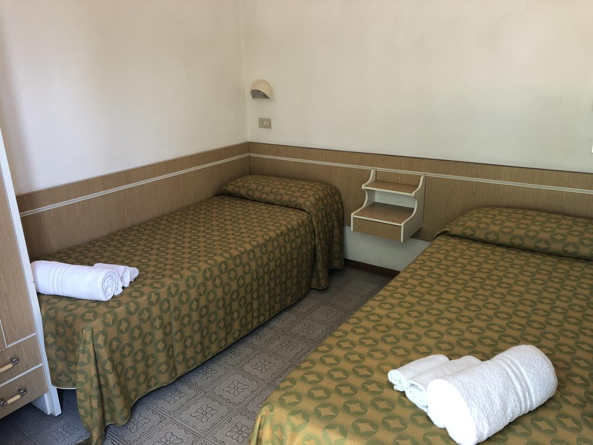 Hotel Alexander San Mauro Mare Exteriör bild