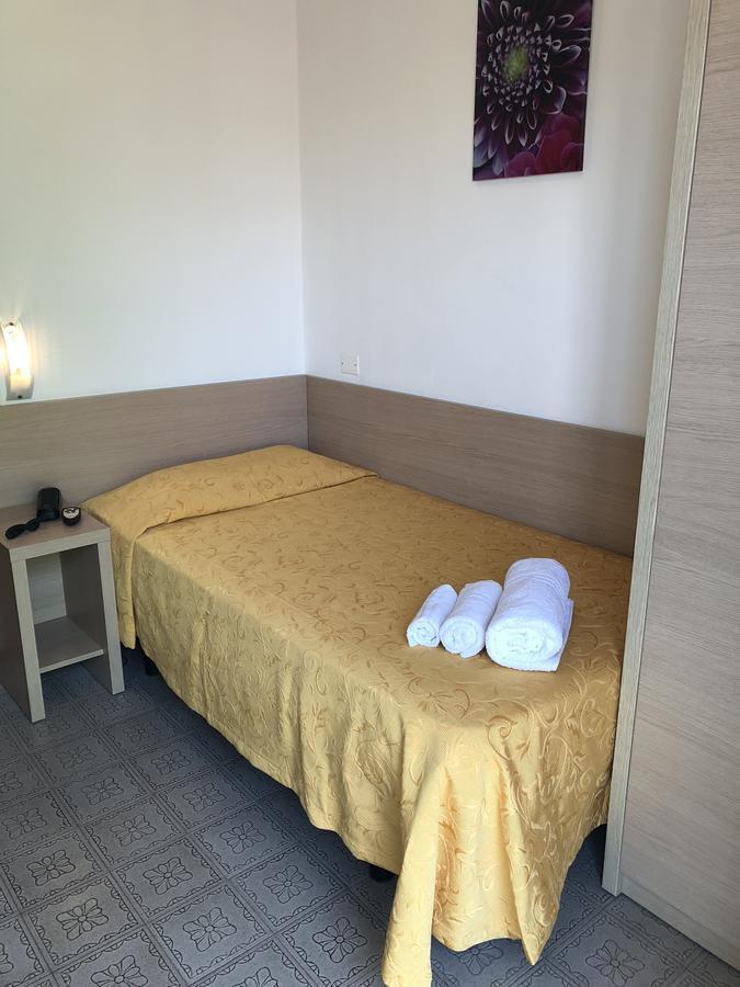 Hotel Alexander San Mauro Mare Exteriör bild