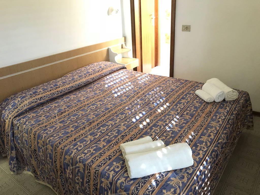 Hotel Alexander San Mauro Mare Exteriör bild
